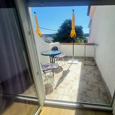 B&B Rab Robert 3*