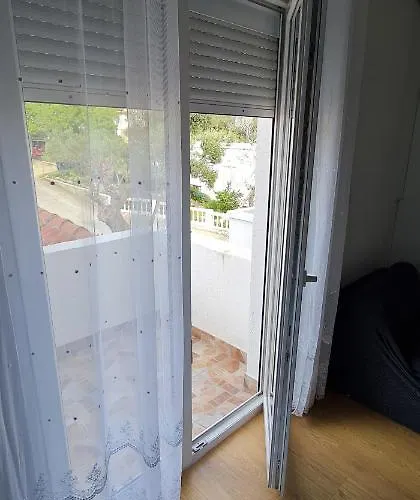 Rab Robert Couette-café Barbat na Rabu